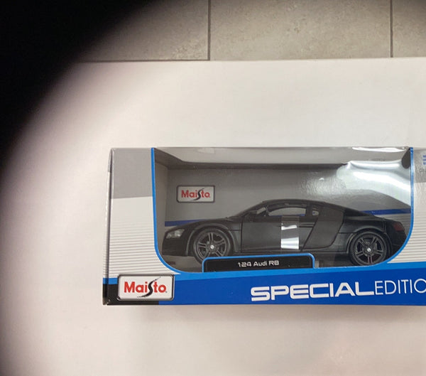 Audi R8 1/24