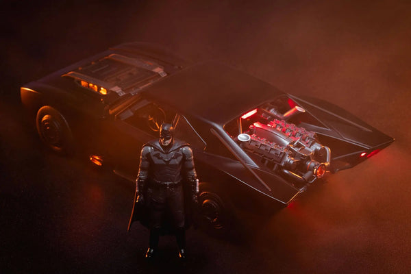 The Batman 2022 1:18 Batman & Batmobile (light up)